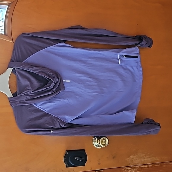 Nike lightweight raglan style hoodie. - Picture 5 of 8